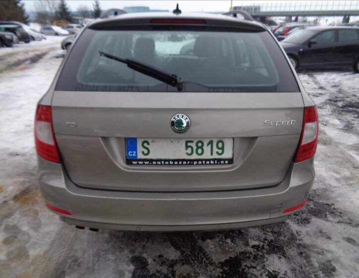 Škoda Superb Kombi 1,6 l 77 kw