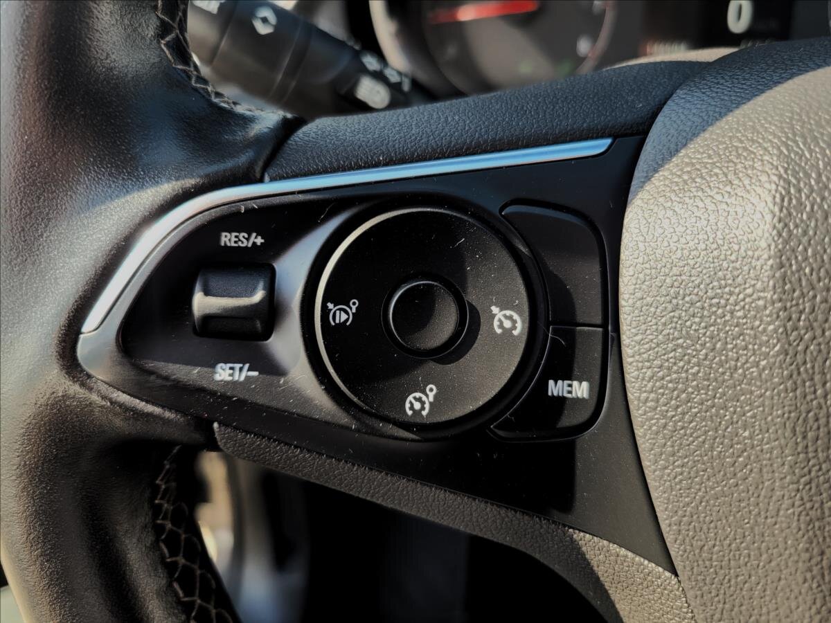 Opel Grandland X SUV / Terénní 1,5 l 96 kw