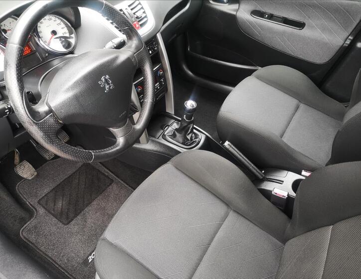 Peugeot 207 12