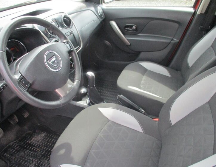 Dacia Sandero Hatchback 898,0 66 kw