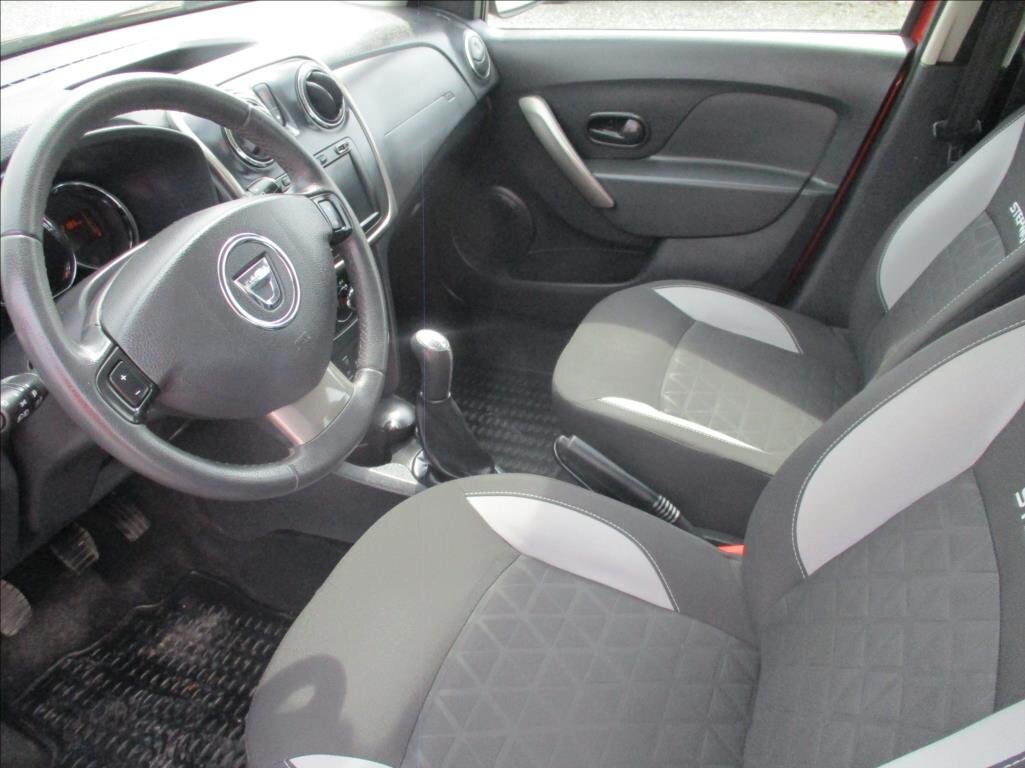 Dacia Sandero Hatchback 898,0 66 kw