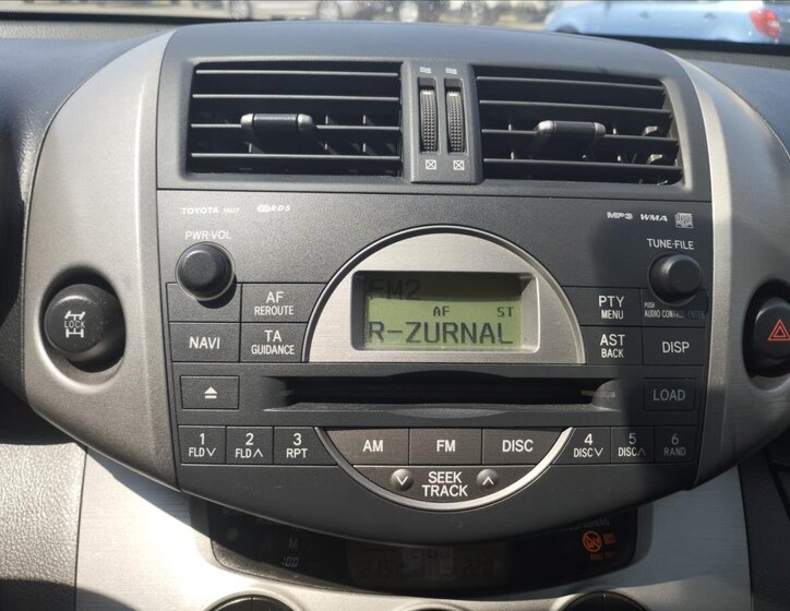 Toyota RAV4 SUV 2,2 l 100 kw