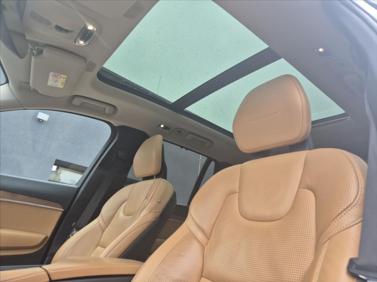Volvo XC90 SUV / Terénní 2,0 l 165 kw