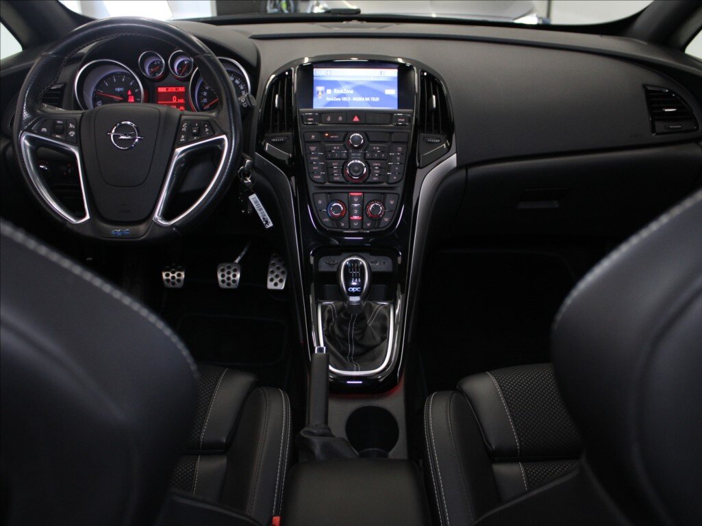 Opel Astra Hatchback 2,0 l 206 kw