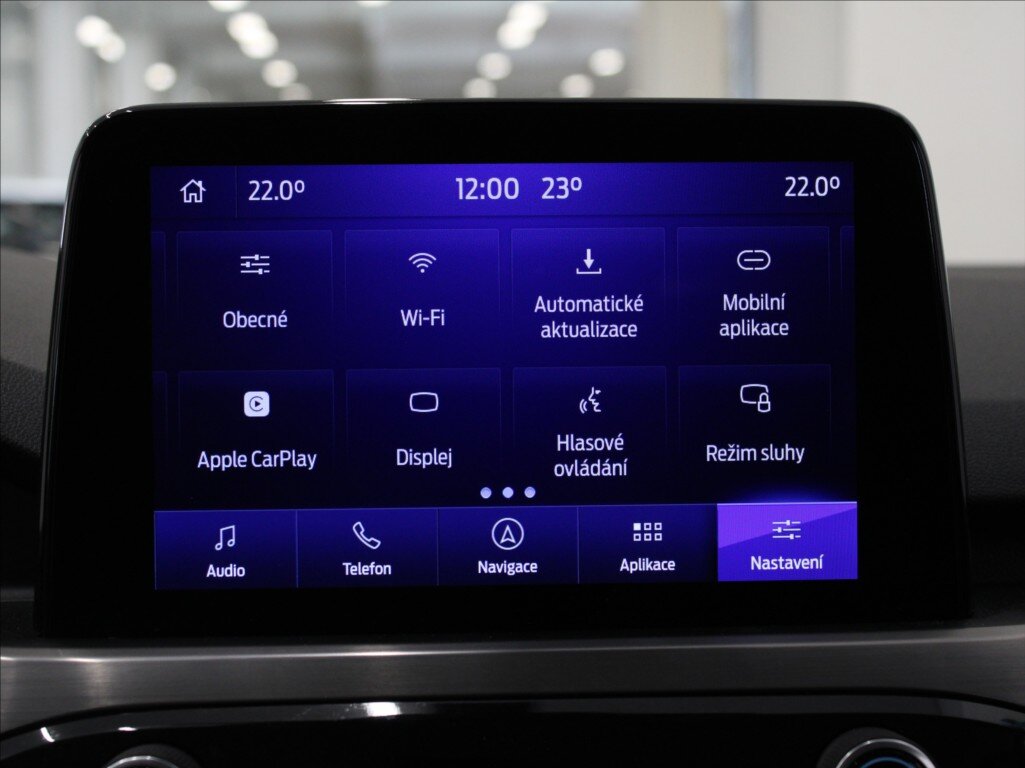 Ford Kuga SUV / Terénní 1,5 l 88 kw