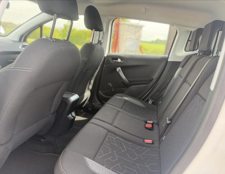 Peugeot 2008 SUV / Terénní 1,2 l 61 kw