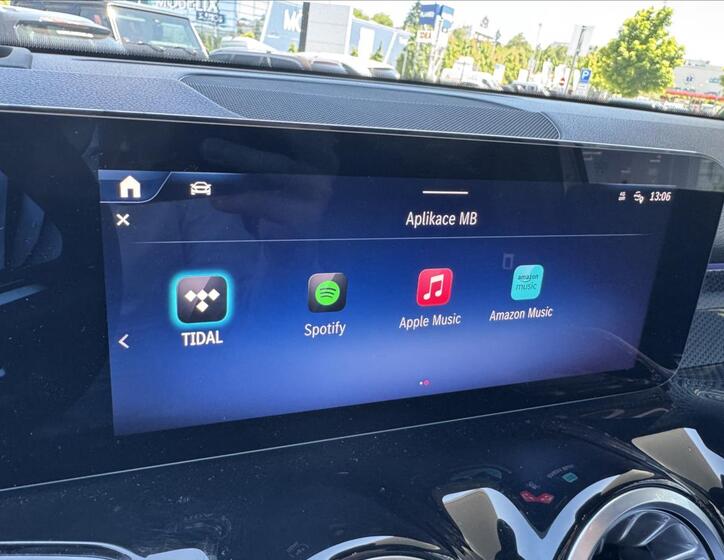 Mercedes-Benz GLB 12