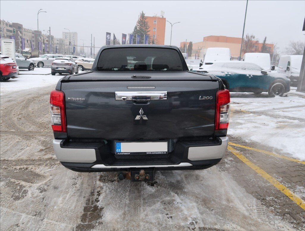 Mitsubishi L200