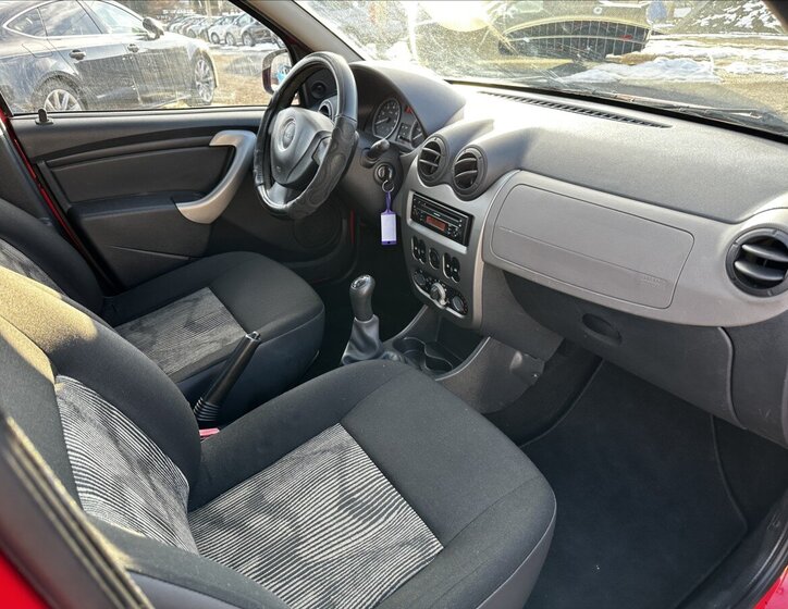 Dacia Sandero Hatchback 1,1 l 55 kw