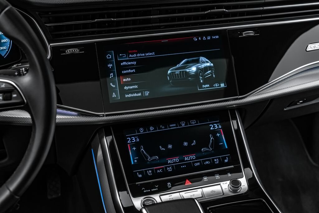 Audi Q8 SUV / Terénní 3,0 l 210 kw