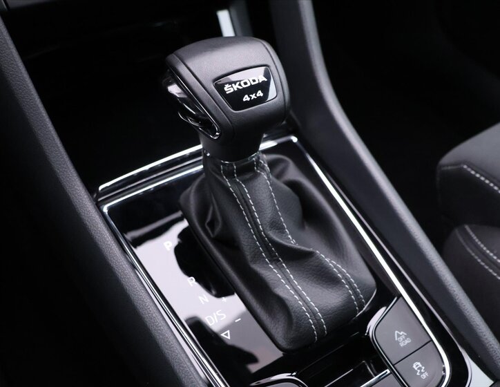 Škoda Karoq SUV / Terénní 2,0 l 110 kw