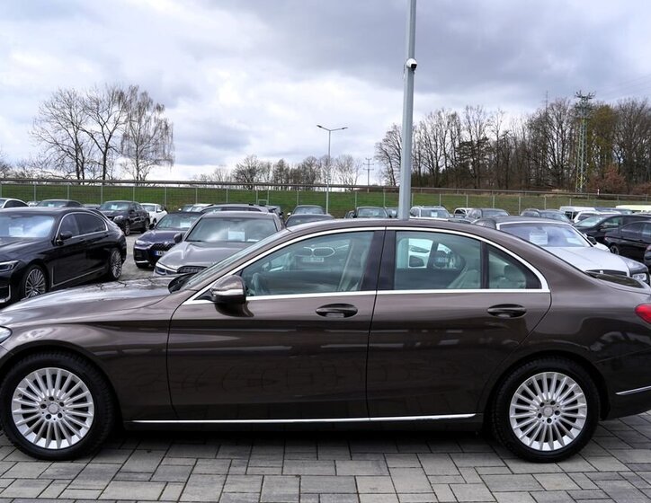 Mercedes-Benz Třídy C Sedan / Limuzína 1,6 l 115 kw