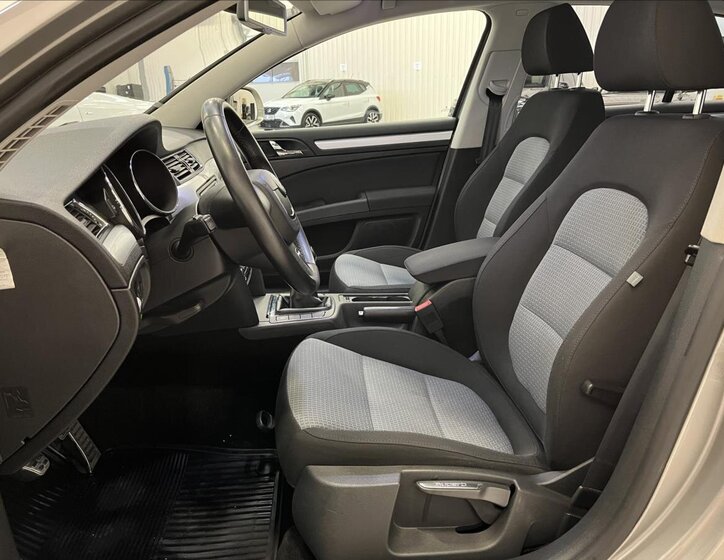 Škoda Superb Liftback 2,0 l 103 kw