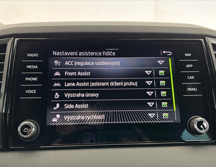 Škoda Karoq SUV / Terénní 1,5 l 110 kw