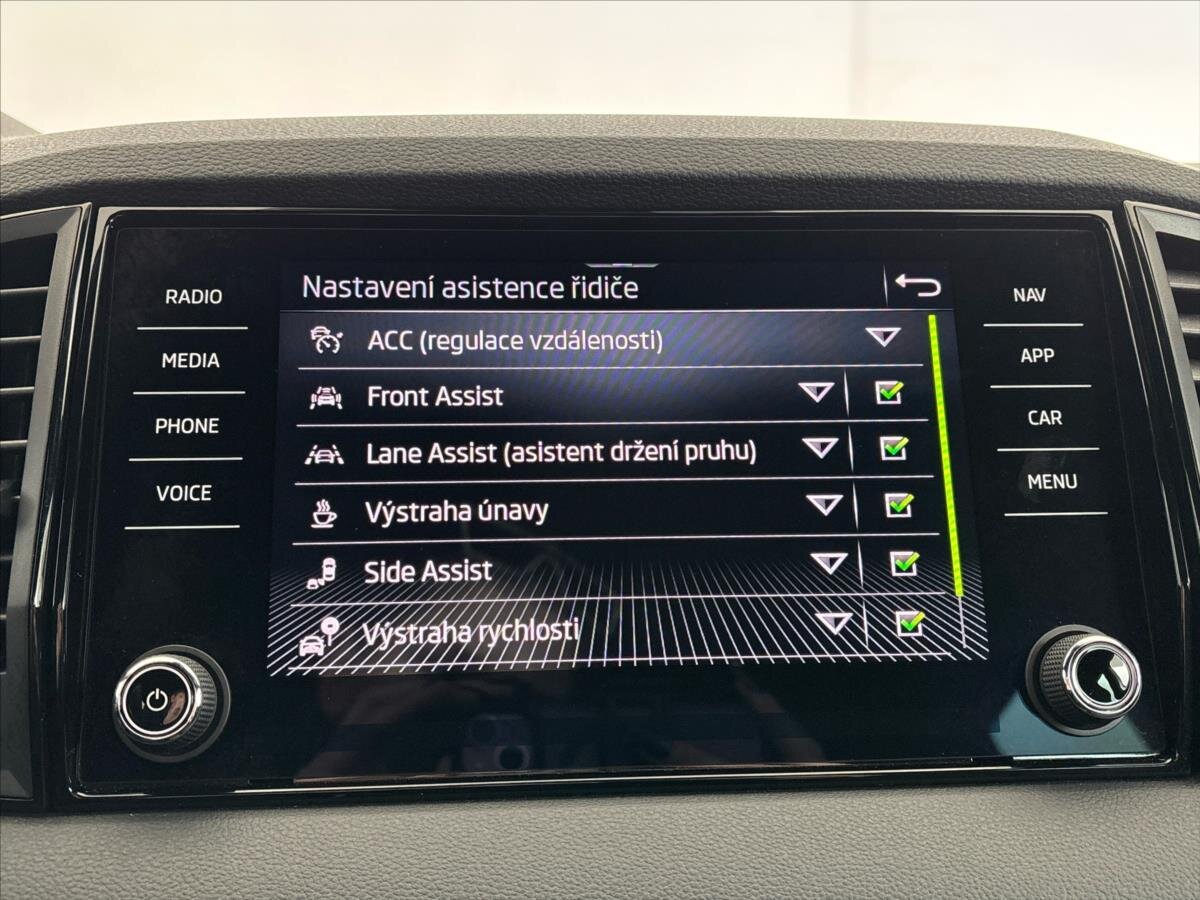 Škoda Karoq SUV / Terénní 1,5 l 110 kw