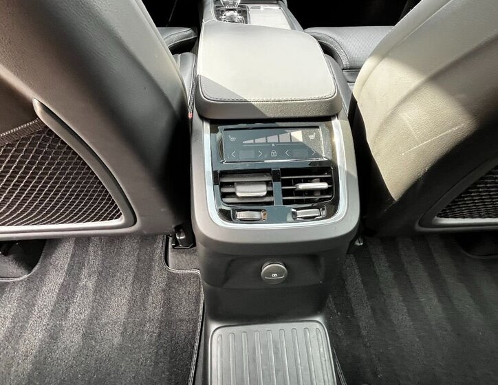 Volvo XC90 SUV / Terénní 2,0 l 335 kw