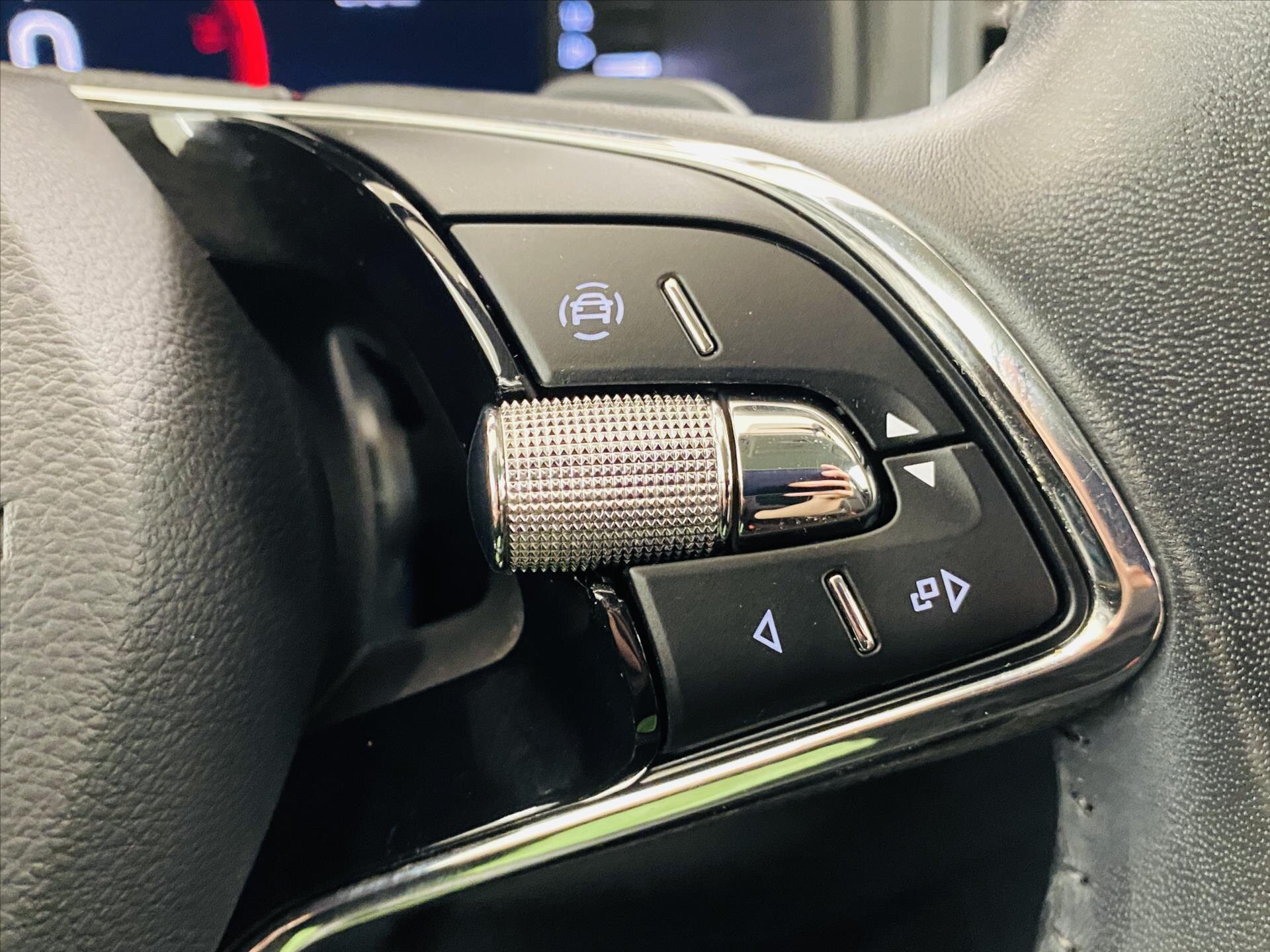 Škoda Karoq SUV 1,5 l 110 kw