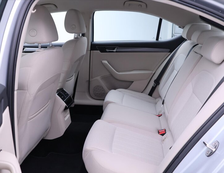 Škoda Superb Liftback 2,0 l 110 kw