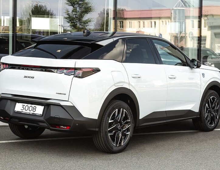 Peugeot 3008 SUV / Terénní 1,2 l 107 kw