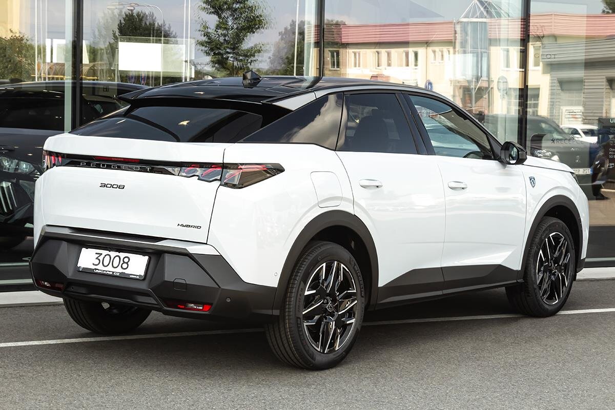 Peugeot 3008 SUV / Terénní 1,2 l 107 kw