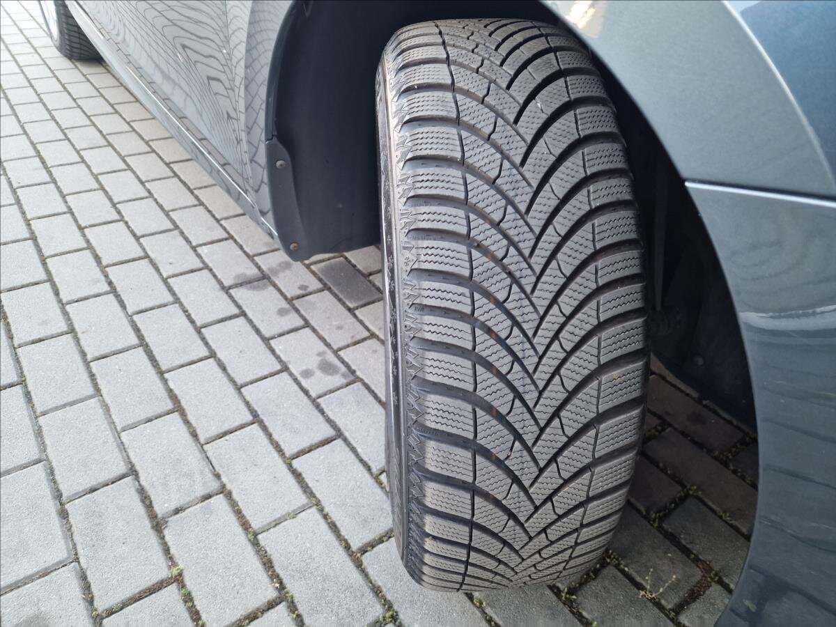 Škoda Octavia Kombi 2,0 l 85 kw