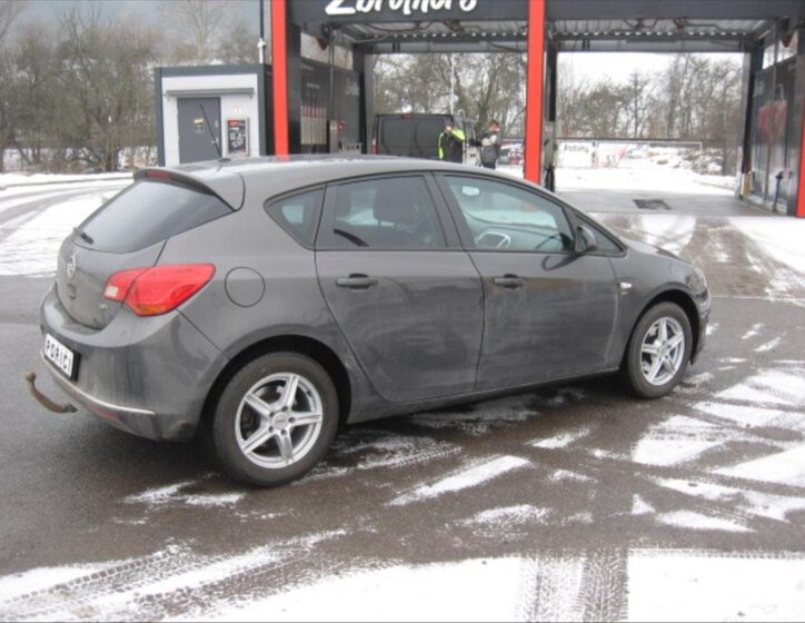 Opel Astra Hatchback 1,7 l 96 kw