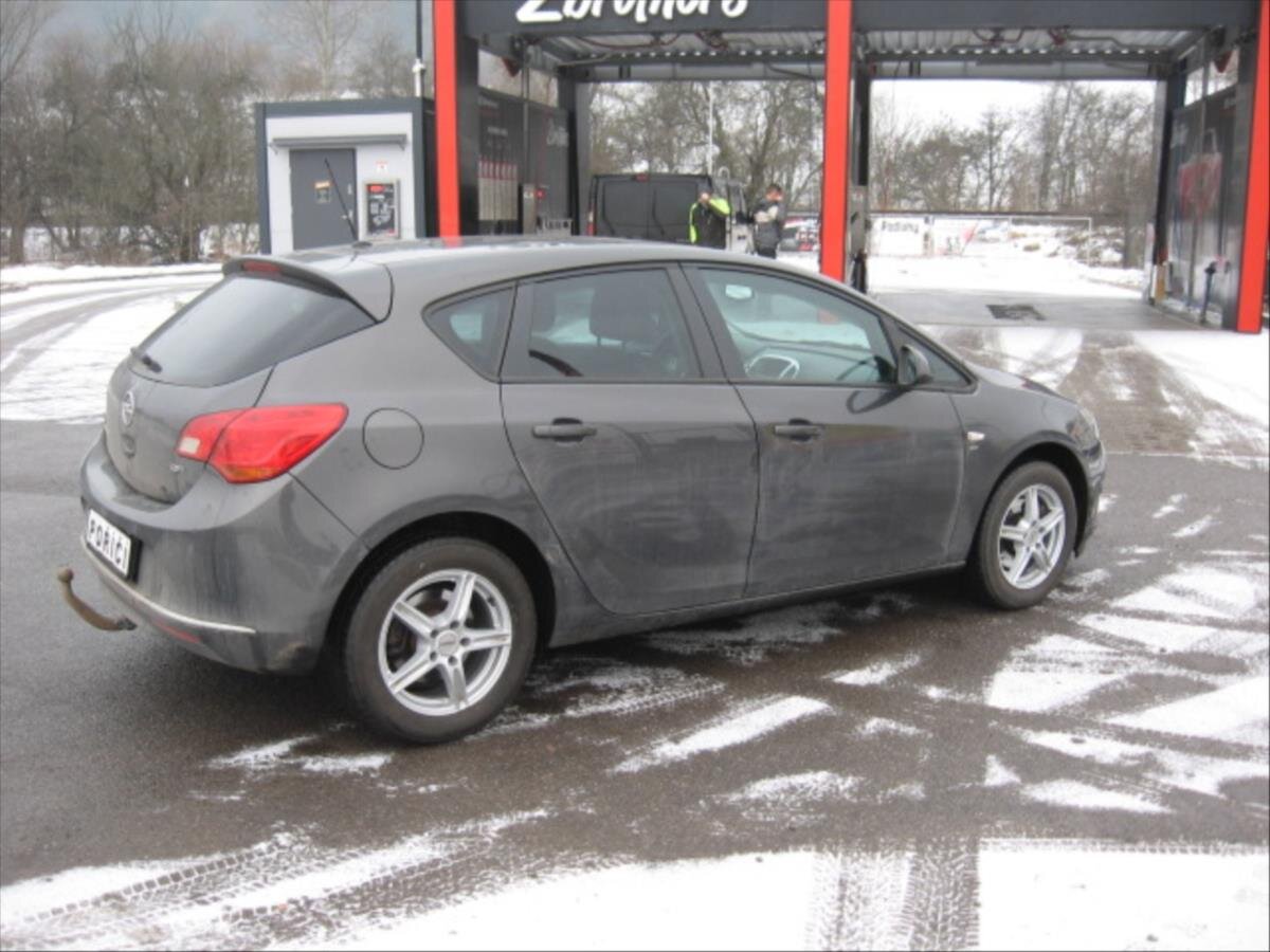 Opel Astra Hatchback 1,7 l 96 kw