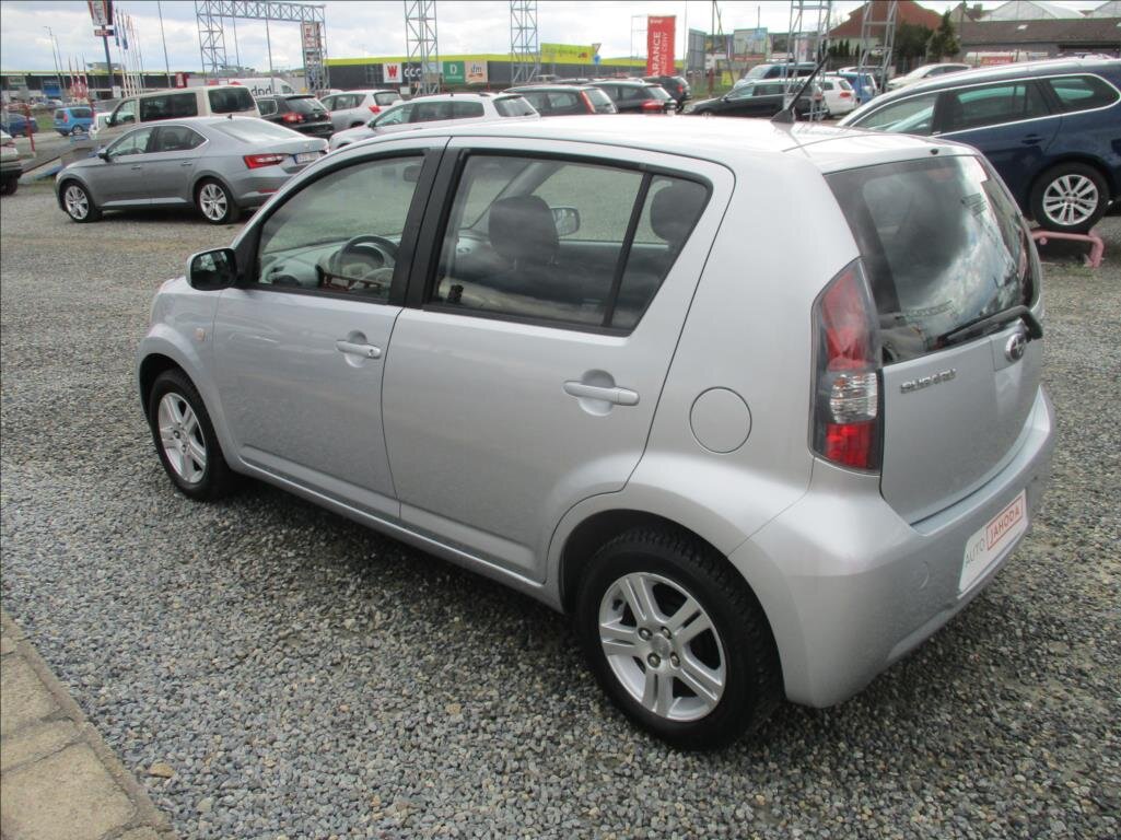 Subaru Justy Hatchback 998,0 51 kw