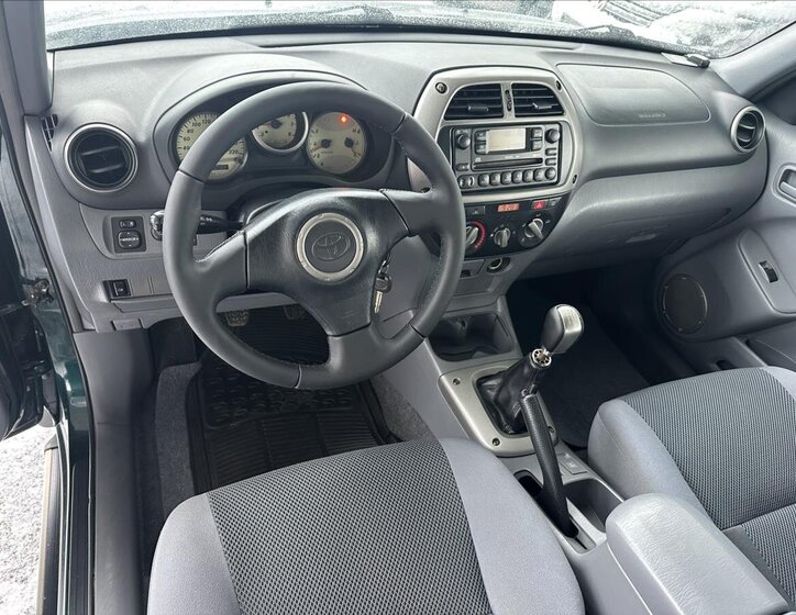 Toyota RAV4 SUV / Terénní 2,0 l 110 kw