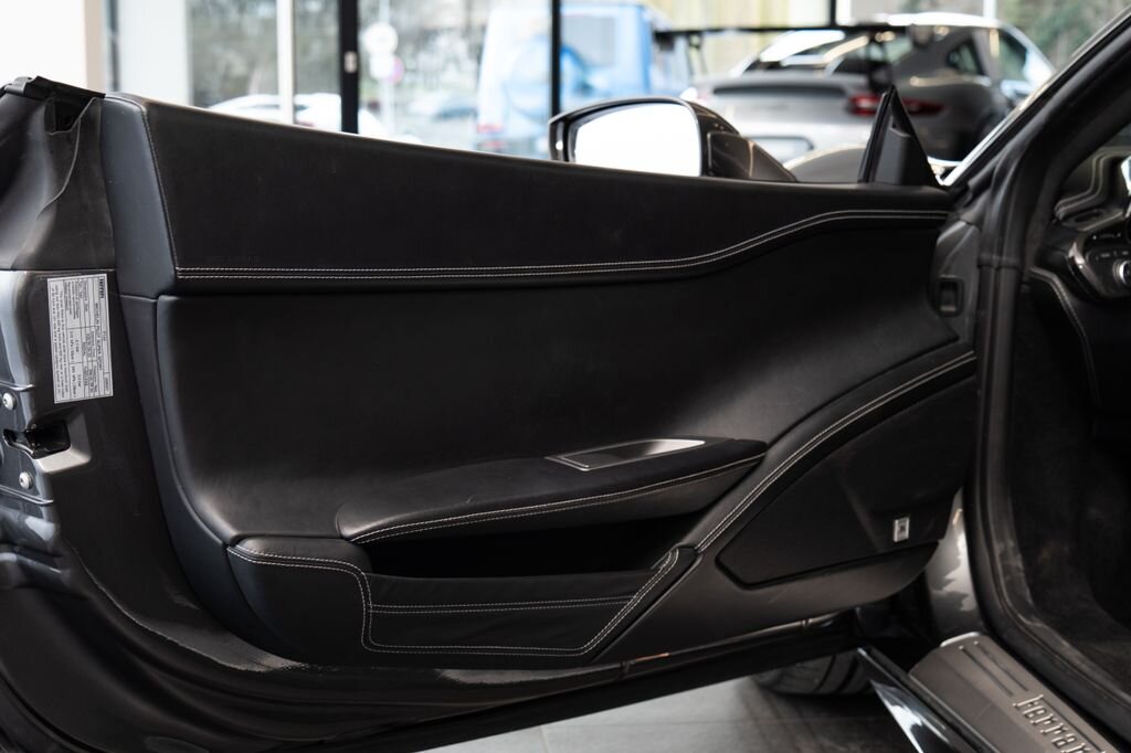 Ferrari 458 Kupé 4,5 l 416 kw