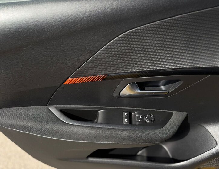 Peugeot 208 Hatchback 1,2 l 74 kw