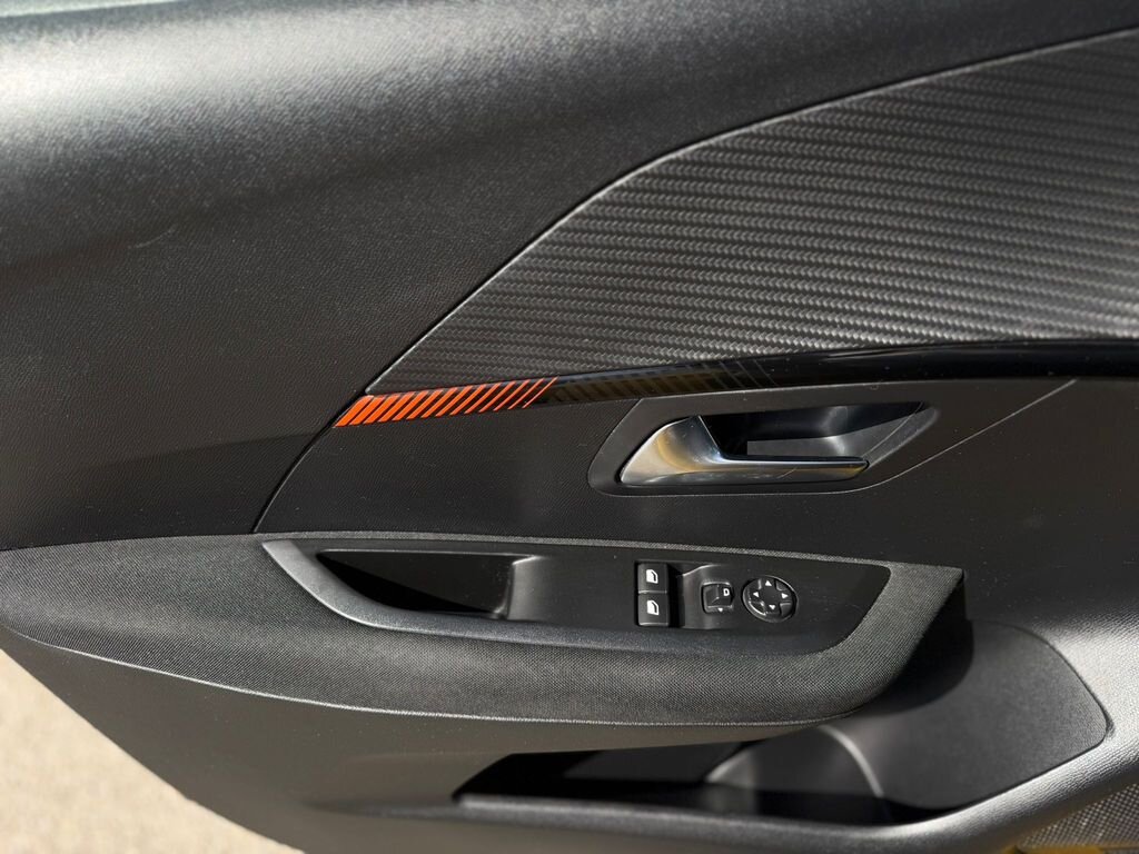 Peugeot 208 Hatchback 1,2 l 74 kw