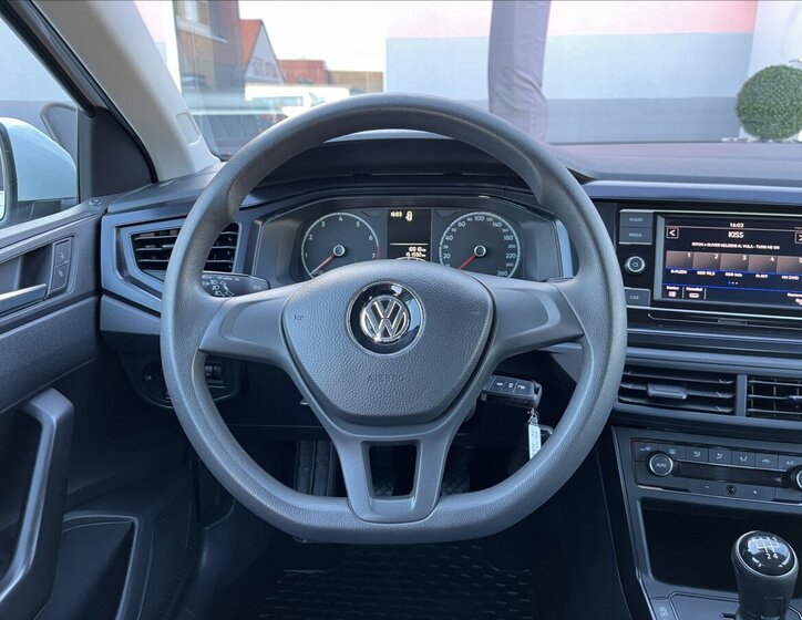 Volkswagen Polo Hatchback 999,0 48 kw