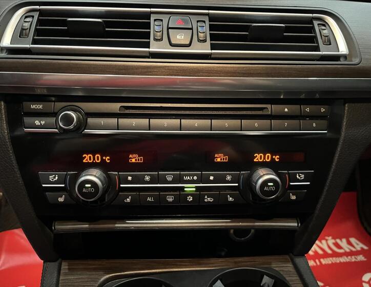 BMW Řada 7 28