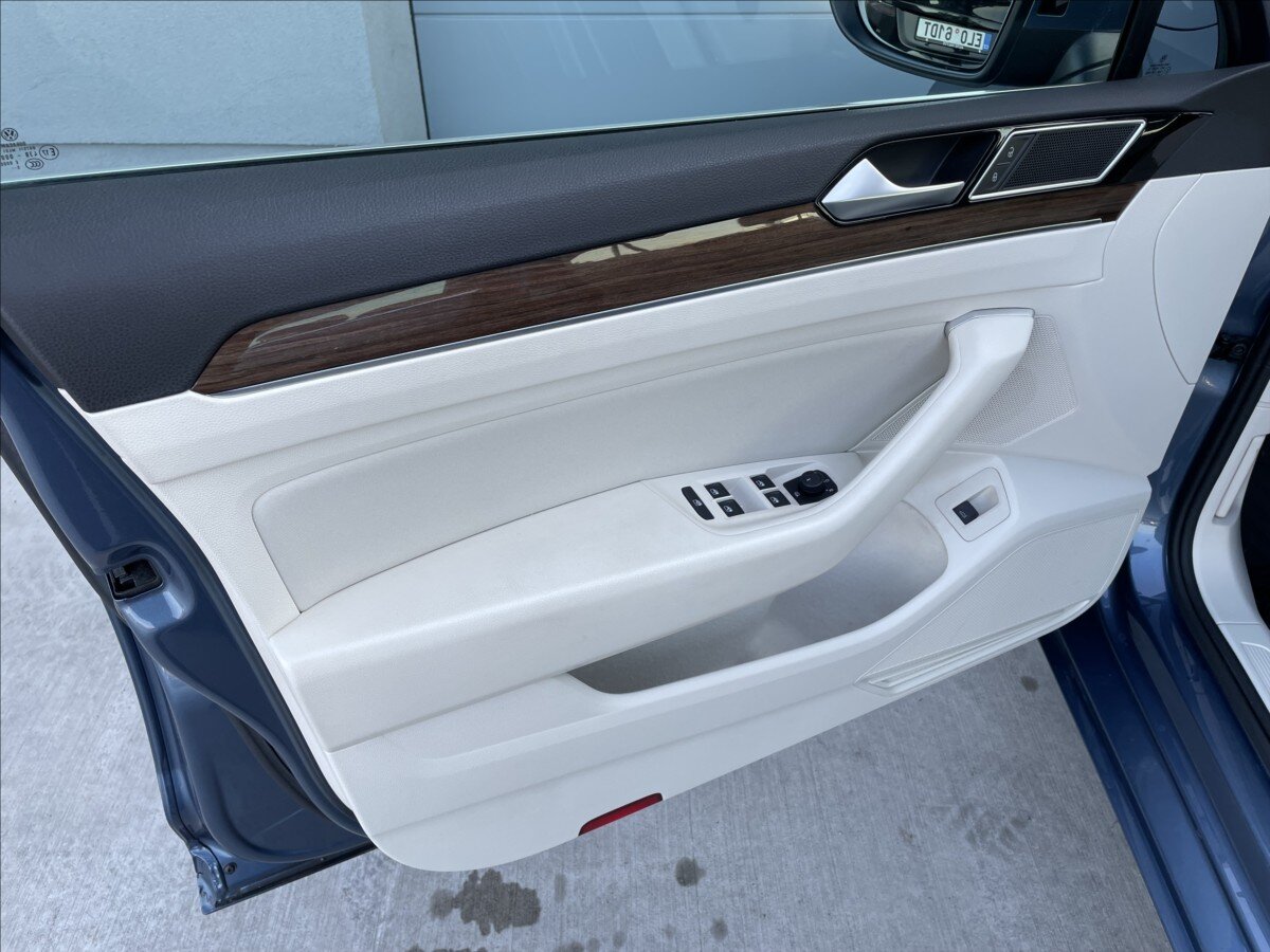 Volkswagen Passat Sedan 1,8 l 132 kw