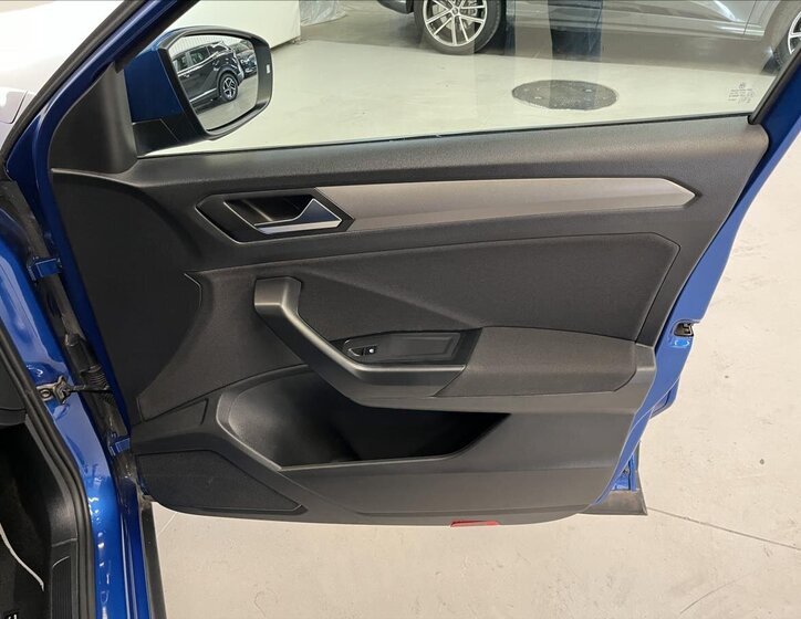 Volkswagen T-Roc SUV 1,5 l 110 kw