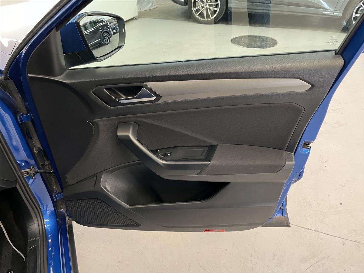 Volkswagen T-Roc SUV 1,5 l 110 kw