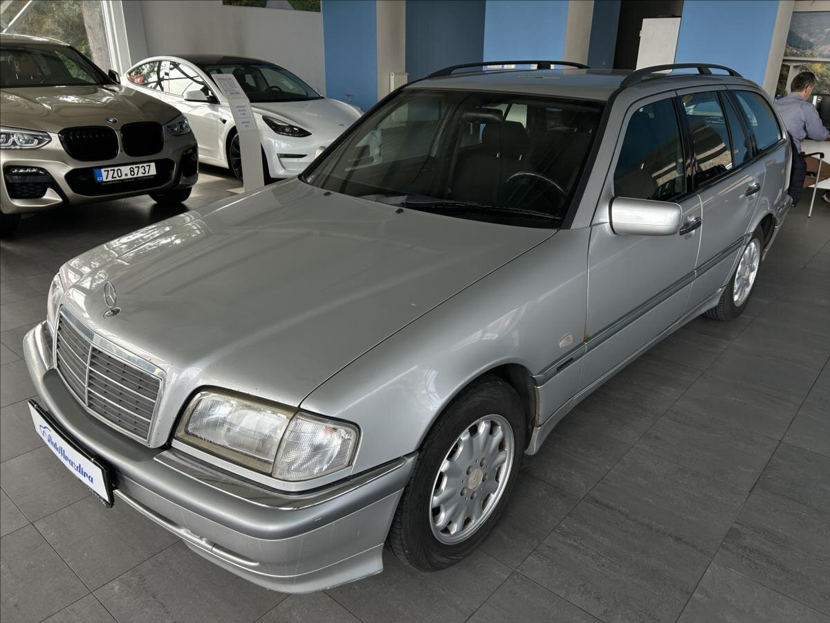 Mercedes-Benz Třídy C Kombi 2,0 l 141 kw