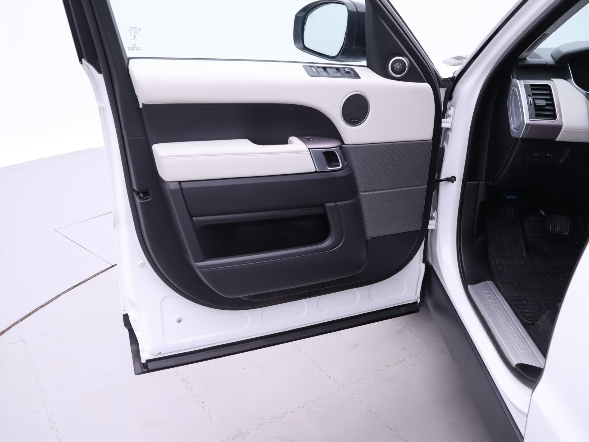 Land Rover Range Rover Sport SUV / Terénní 3,0 l 225 kw