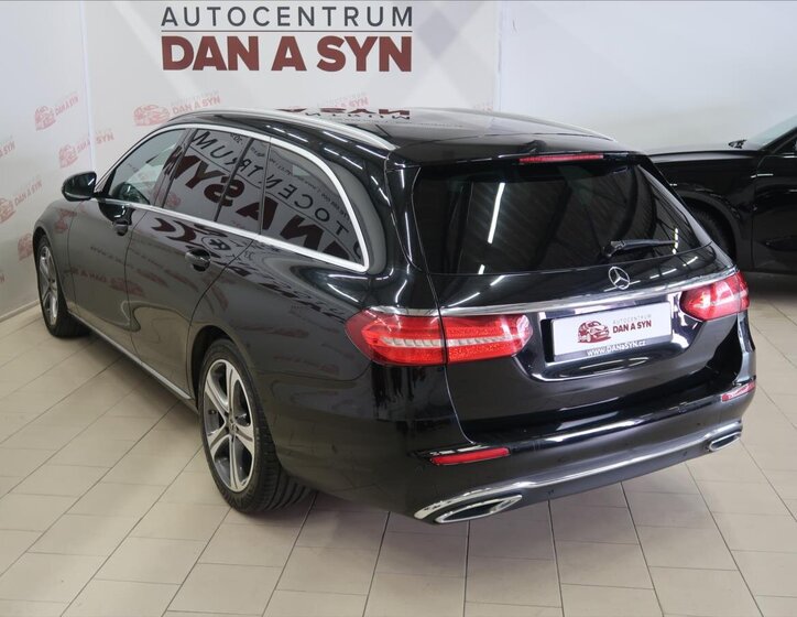 Mercedes-Benz Třídy E Kombi 2,0 l 143 kw