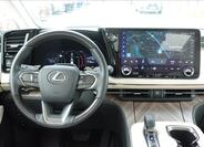 Lexus LM 350h 9