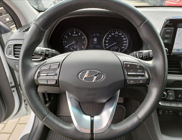 Hyundai i30 Kombi 1,4 l 103 kw