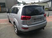 Peugeot 4007 9
