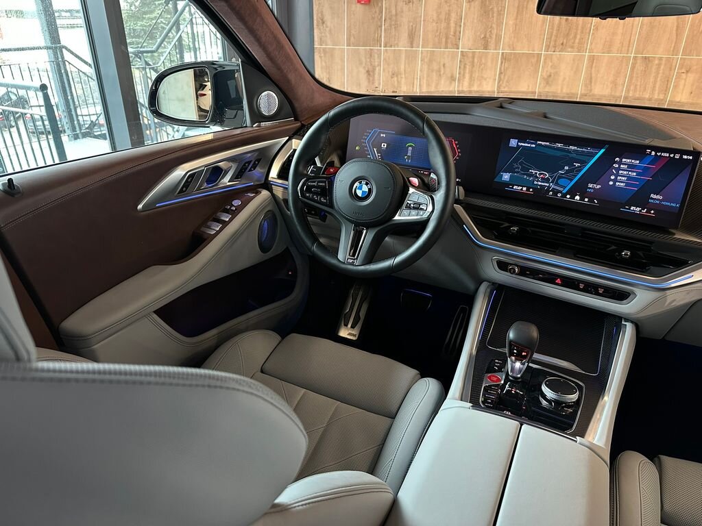 BMW XM SUV / Terénní 4,4 l 480 kw