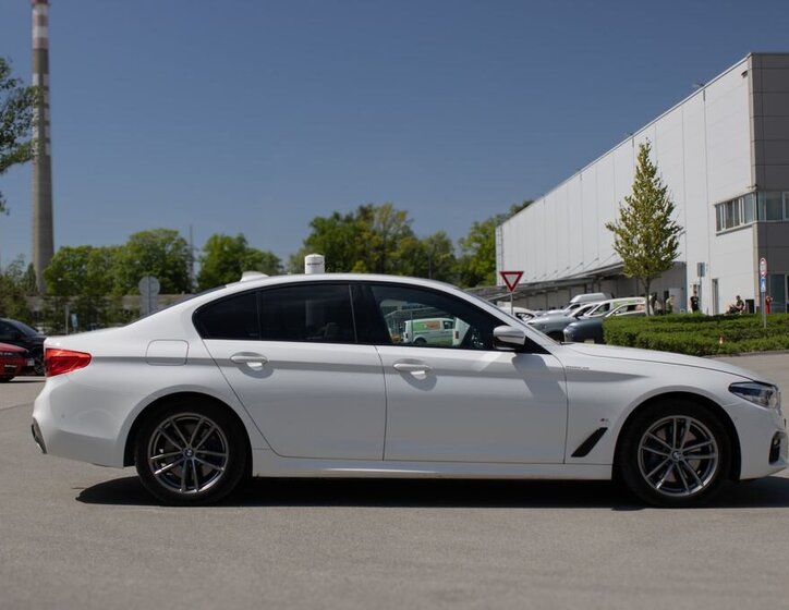 BMW Řada 5 Sedan / Limuzína 2,0 l 185 kw