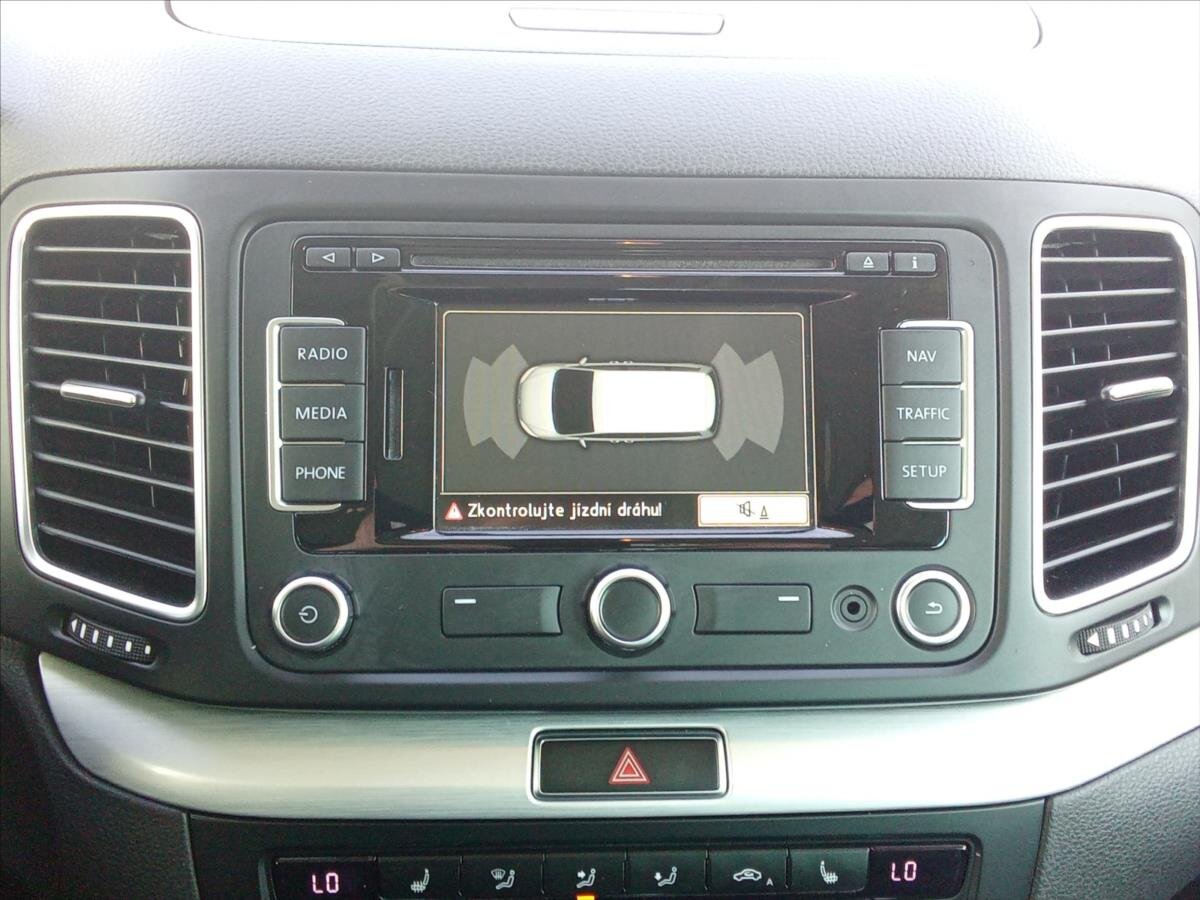 Volkswagen Sharan MPV 2,0 l 103 kw