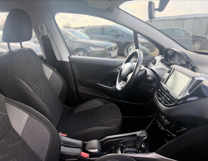 Peugeot 2008 SUV / Terénní 1,2 l 81 kw