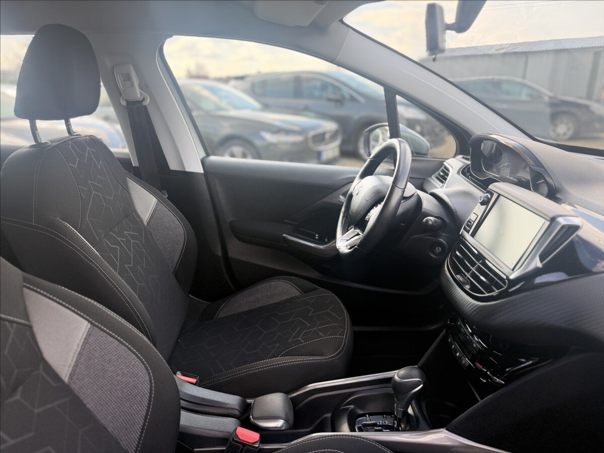 Peugeot 2008 SUV / Terénní 1,2 l 81 kw