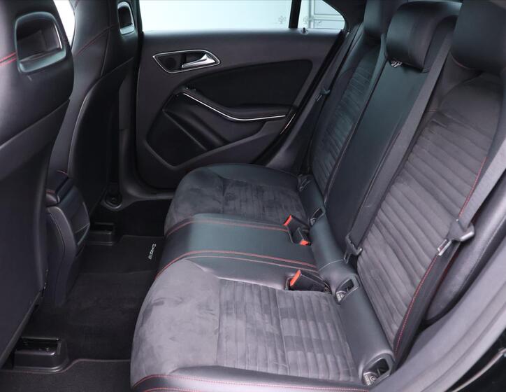 Mercedes-Benz CLA 16