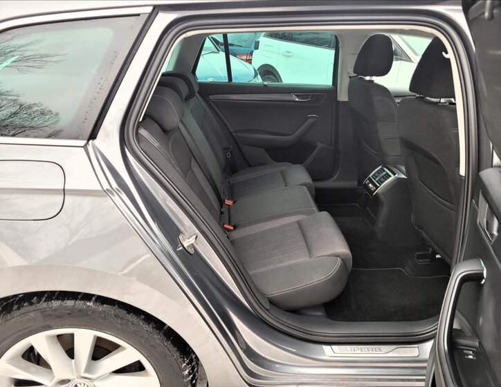 Škoda Superb 16